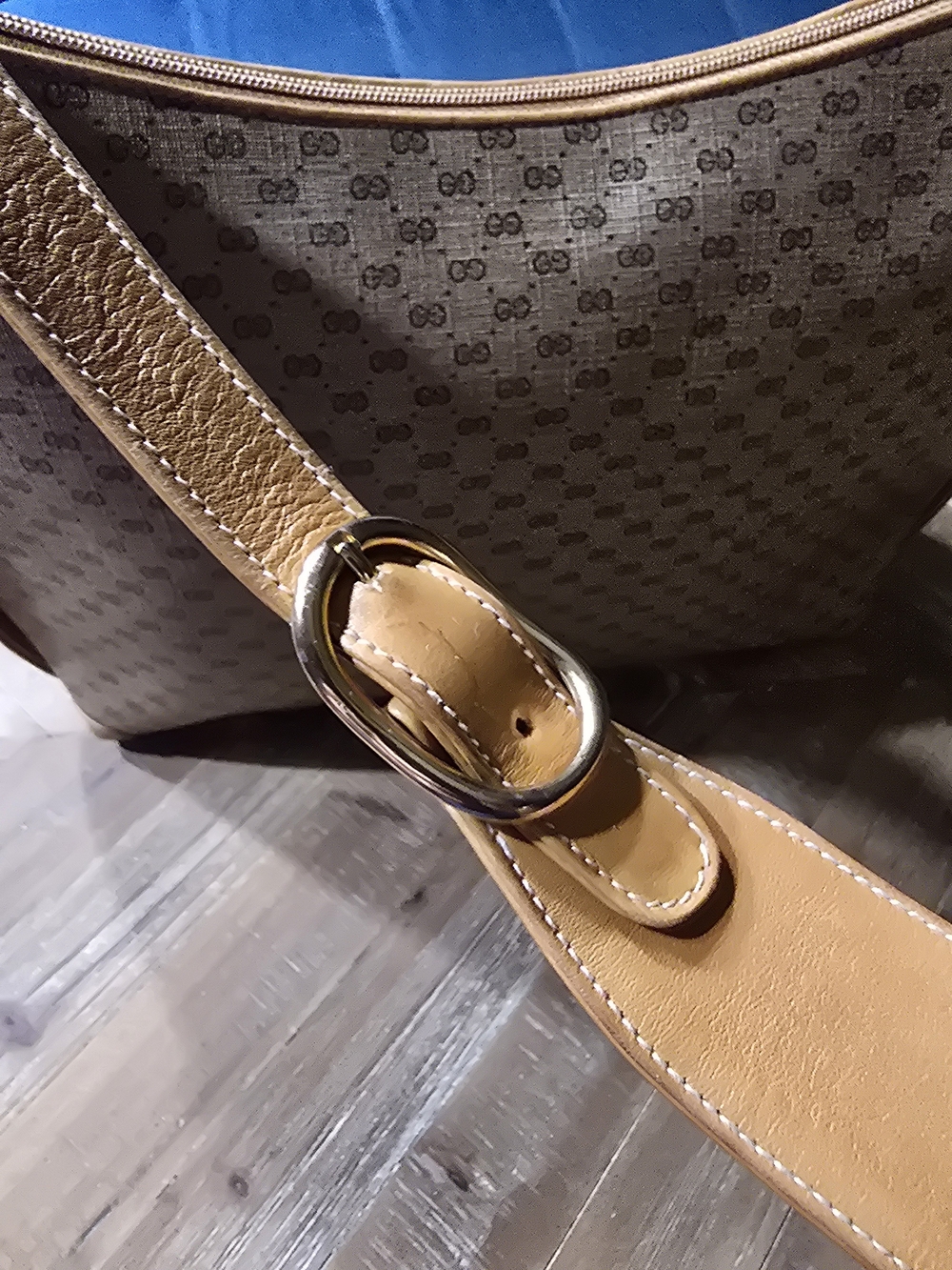 Vintage Gucci Micro GG Supreme Shoulder Bag + CheckCheck COA - Picture 4 of 15